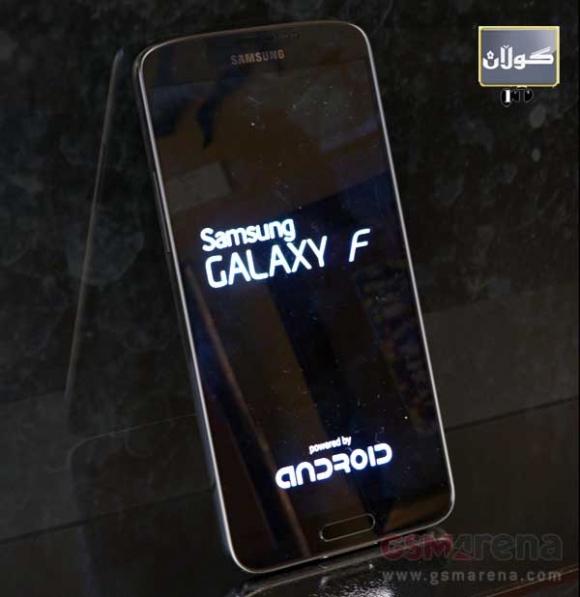 جالەكس f هاتە بەرهەم